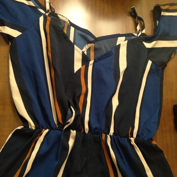 Super cute Pinstriped Romper! - Picture 6 of 8